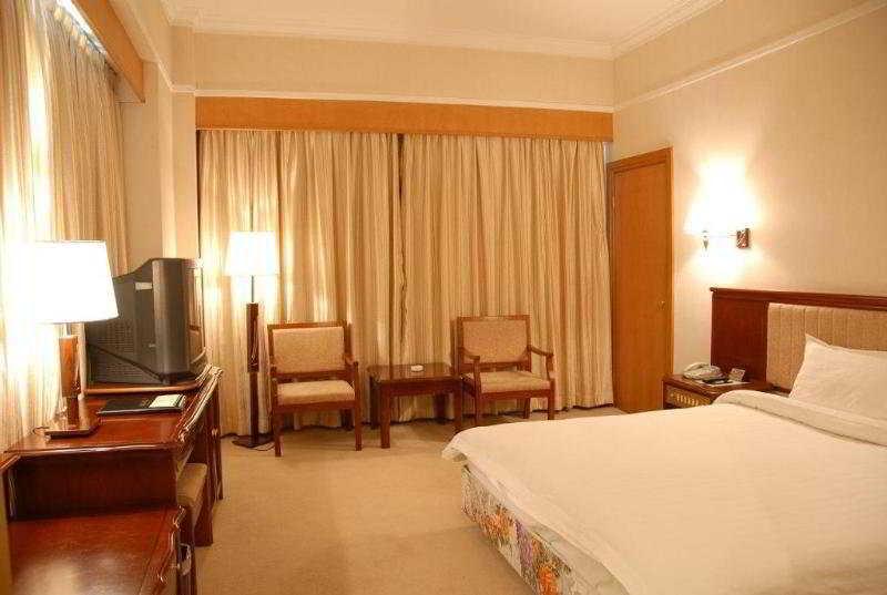 Purple British Hotel 3*
